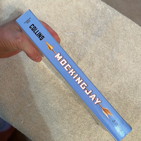 🌈2/$8  Mockingjay #3 in The Hunger Games Series/LARGE PRINT EDITION - Picture 3 of 12